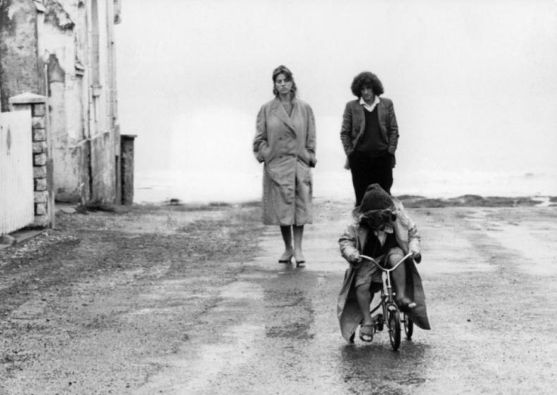 LES BAISERS DE SECOUR, R: Philippe Garrel, F 1989