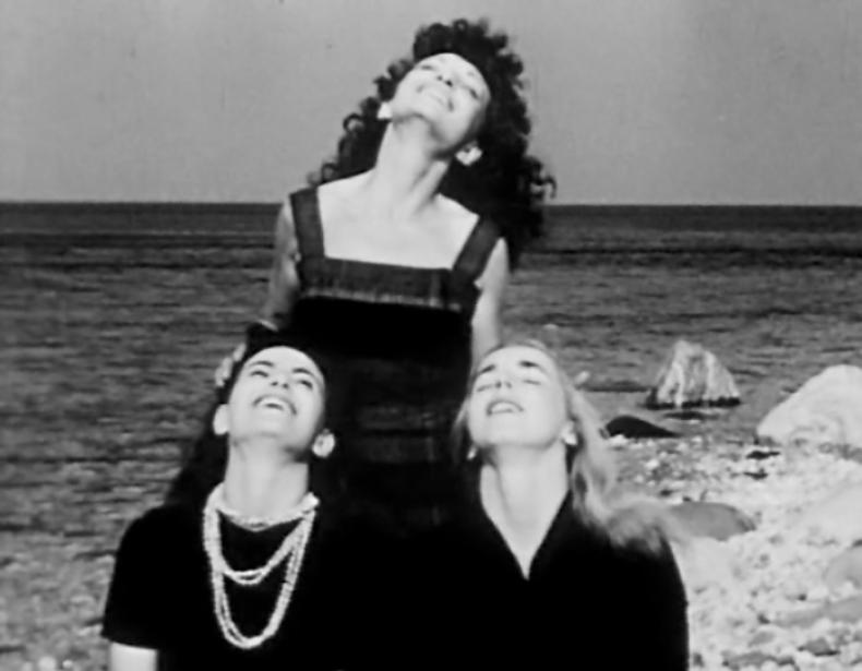 AT LAND, R: Maya Deren, USA 1944