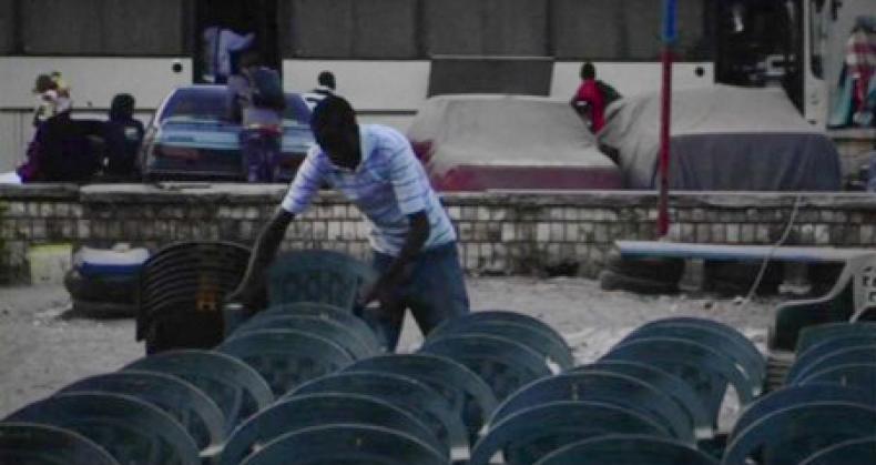 Abb. 9: MILLE SOLEILS, R: Mati Diop, F/SEN 2014